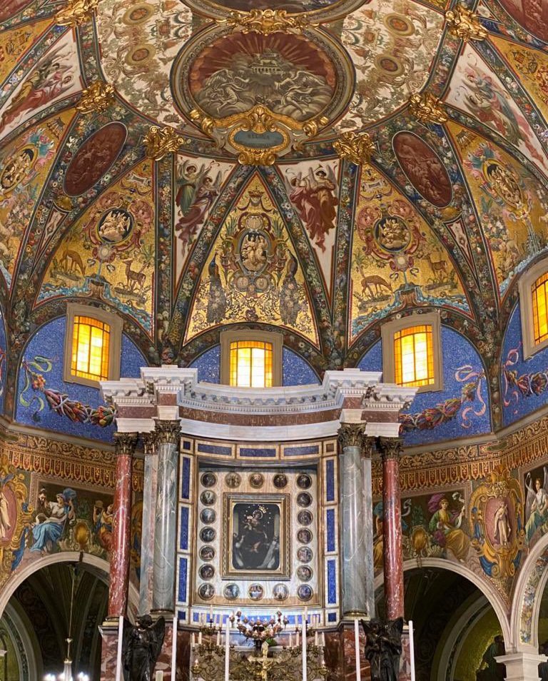 KatiaBuenavida's tweet photo. Il baricentro dell'Ave Maria,è il nome di Gesù.
Il rosario è una preghiera mariana ma dal cuore cristologico
(Giovanni Paolo II -Lettera apostolica  Rosarium Virginis Mariae)
Ore 12.00 #Supplica Preghiamo per cardinali riuniti in Conclave
#MadonnadiPompei
#ReginaRosario
#Conclave https://t.co/YjFq88lZsM