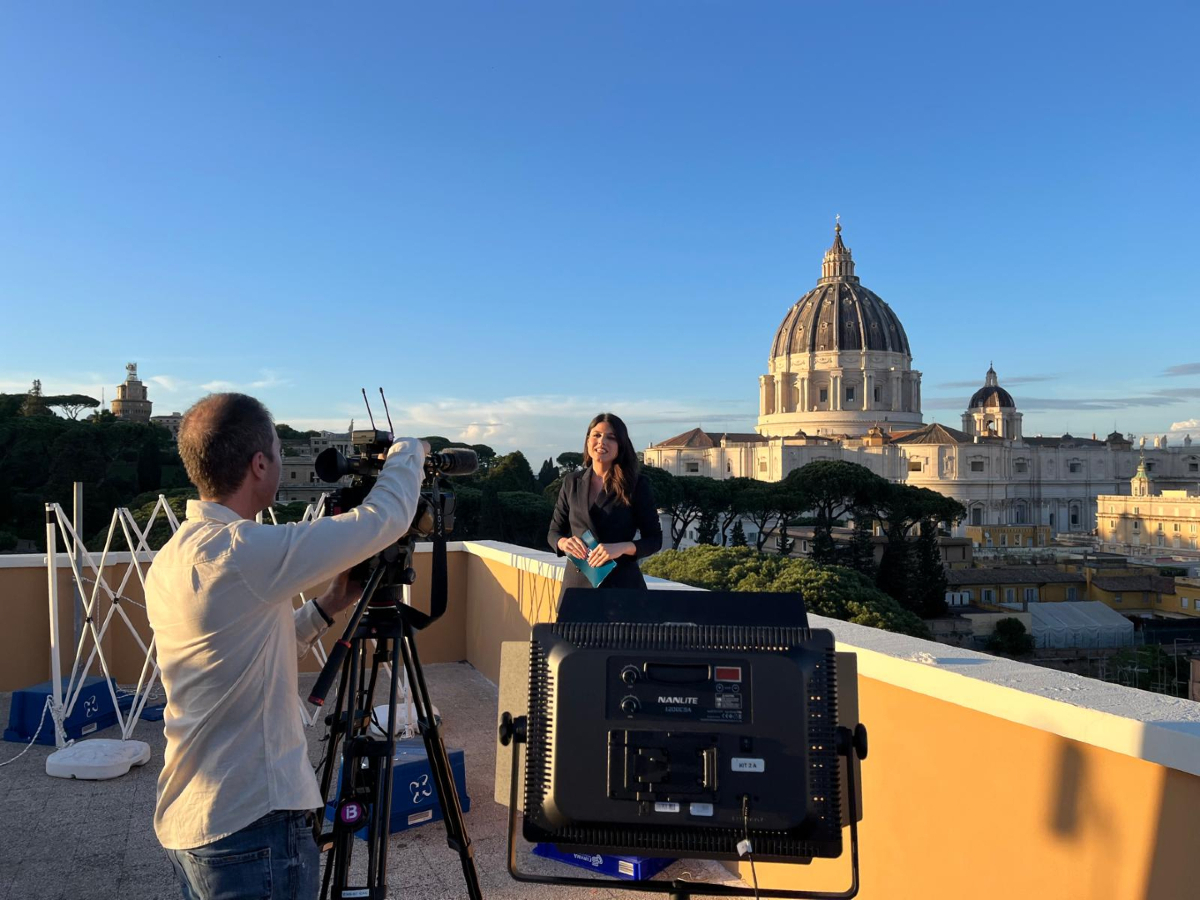 💪💥Èxit d'audiència a 📺 IB3 Notícies Migdia amb un 17,7% de quota, amb <a href="/spolvidal/">Silvia Pol Vidal</a>  📸#en directe des del Vaticà🔴

👉I l'<a href="/IB3/">IB3</a> Notícies Matí aconsegueix un 10,5% de quota d'audiència.

❤️Gran audiència del seguiment que IB3 fa des del Vaticà per informar del conclave.📍

Recorda