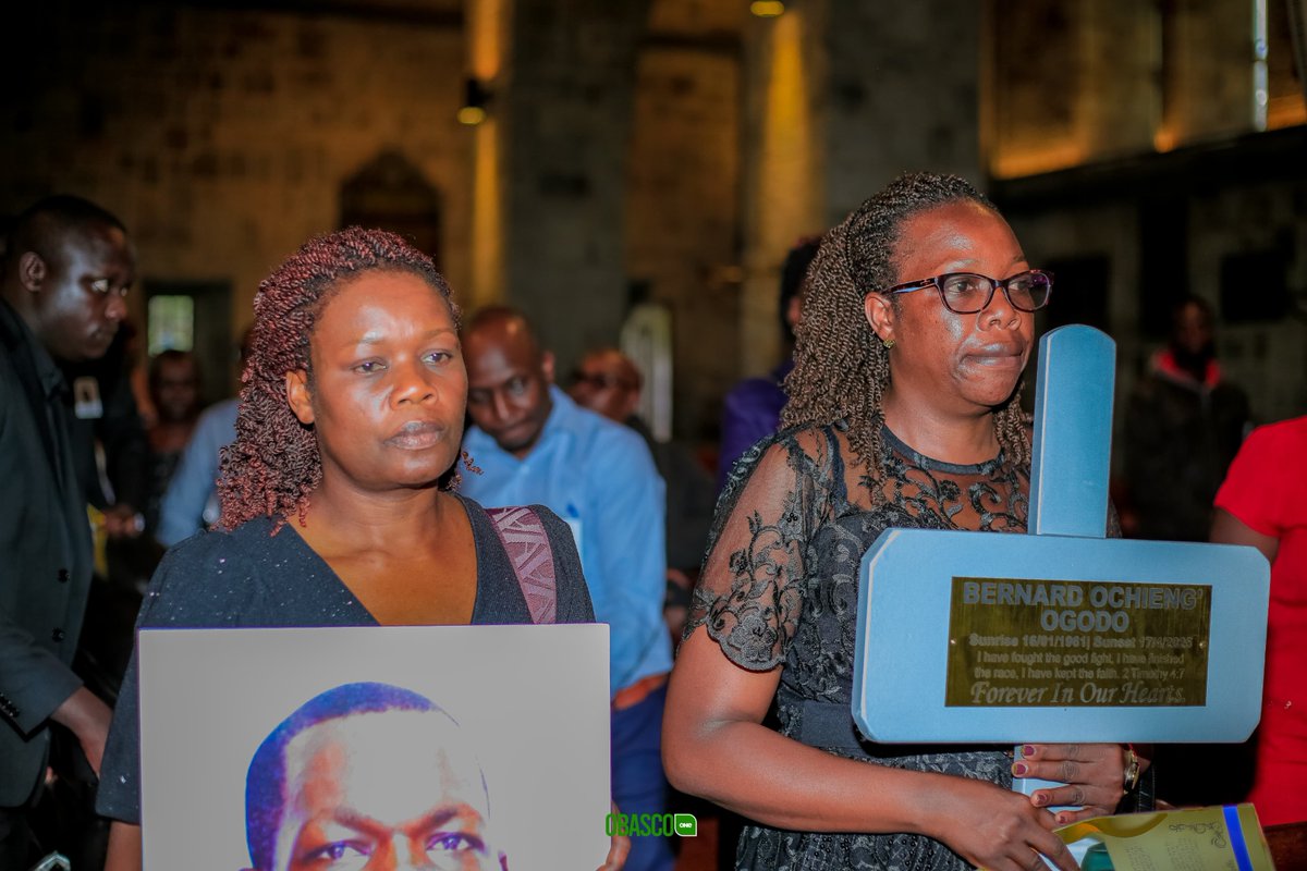 KenyaEditors's tweet photo. KEG member Ochieng Rapuro made remarks on behalf of the media fraternity at the memorial service of Ochieng Ogodo.
Ogodo will be buried on Friday, May 9th, 2025.
Fare thee well, #Ogodo. https://t.co/kfxgstewb0