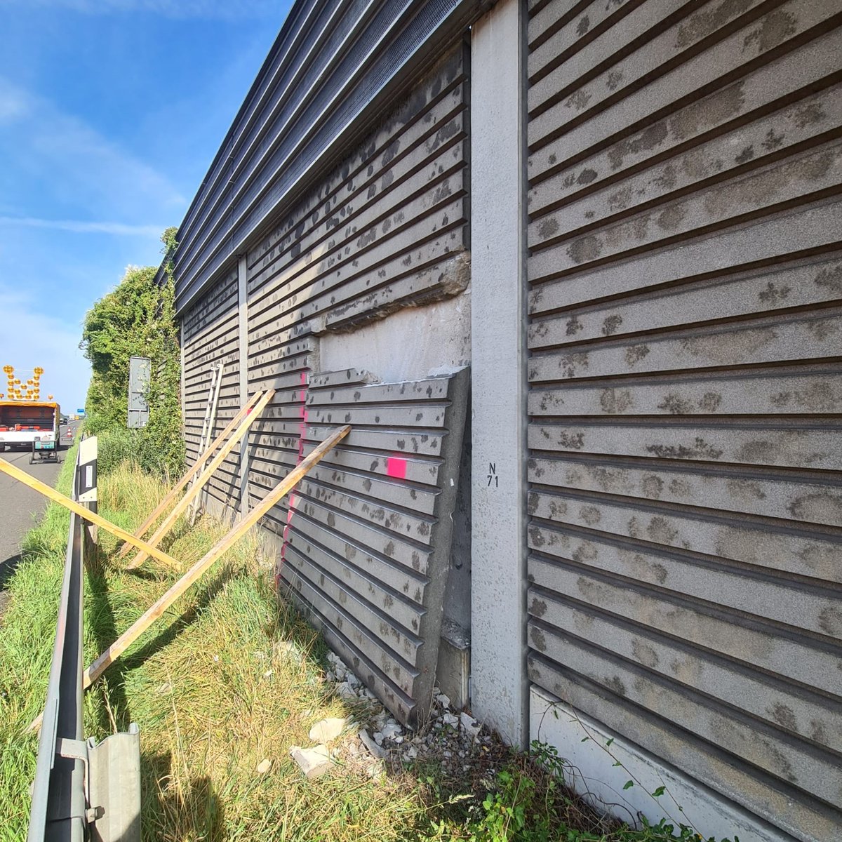 Fast trucks on the A2 near Braunschweig, Germany caused suction that cracked noise barriers. Geobrugg  high-tensile mesh now keeps panels secure—installed fast with minimal closures and costs. 

More: ow.ly/xGBu50VP20f