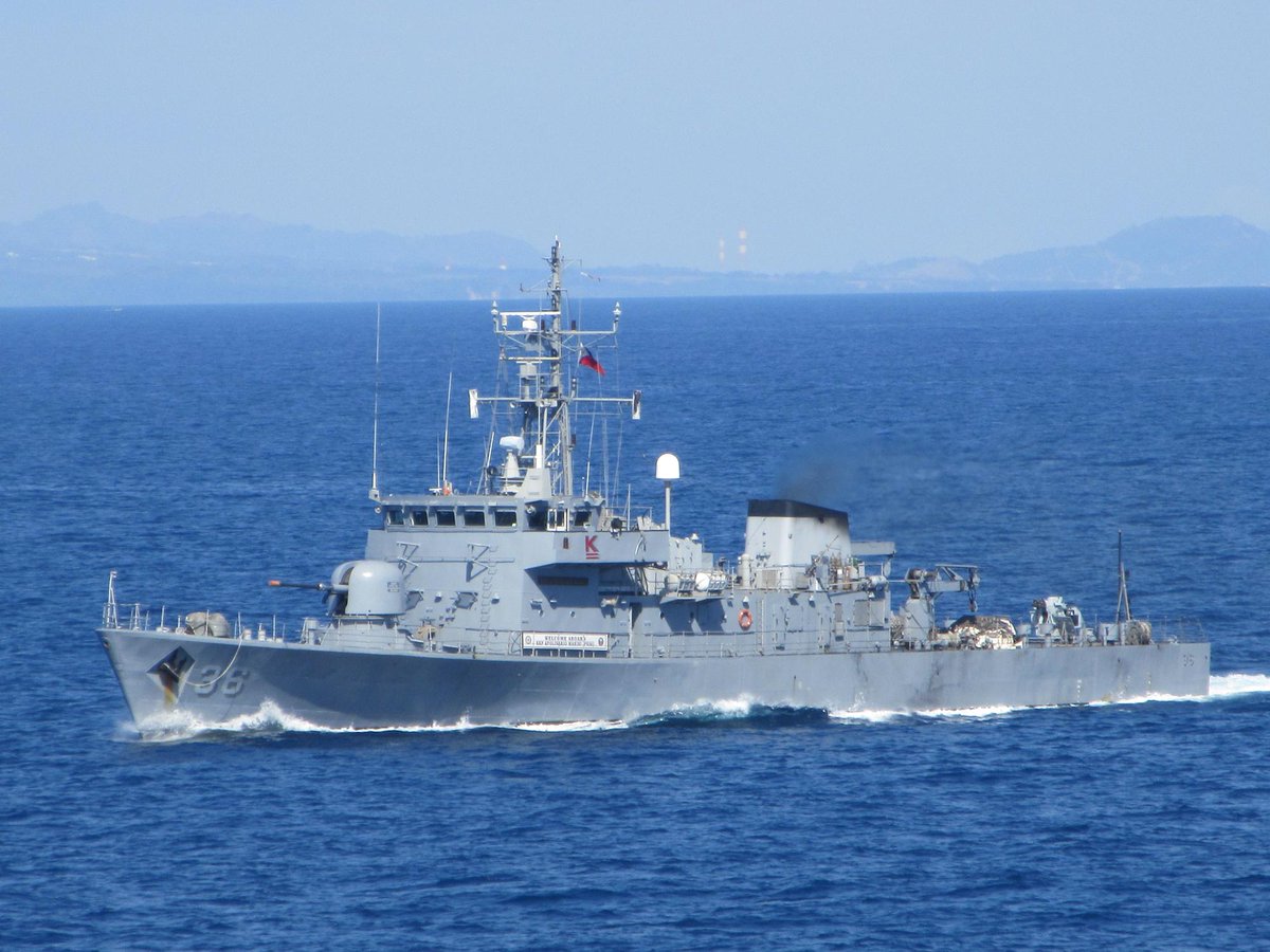 Philippine_Navy's tweet photo. IN PHOTOS | The Indo-Pacific Middle East Deployment 2025 (#IMED25) unit of the @jmsdf_pao_eng conducted a goodwill exercise with the Philippine Navy off the coast of Manila

👉🏽https://t.co/HwdQP0EVbX

#ProtectingtheSeasSecuringOurFuture
#ModernandMultiCapablePHNavy https://t.co/fyTDU77h02