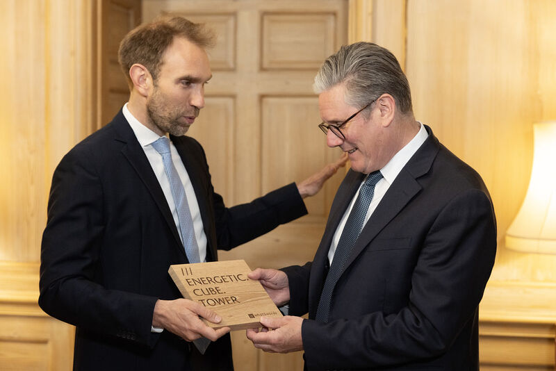Matthew Stafford (@mstafford) on Twitter photo One of the most famous addresses in the world and <a href="/Keir_Starmer/">Keir Starmer</a> will still benefit from having a <a href="/what3words/">what3words</a> address -- great work <a href="/ChrisSheldrick/">Chris Sheldrick</a> One of the most famous addresses in the world and <a href="/Keir_Starmer/">Keir Starmer</a> will still benefit from having a <a href="/what3words/">what3words</a> address -- great work <a href="/ChrisSheldrick/">Chris Sheldrick</a>