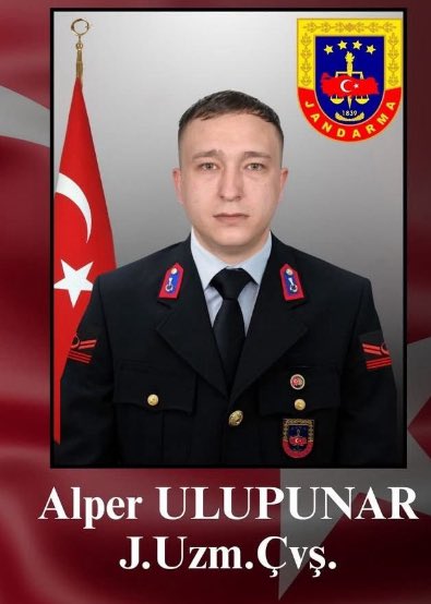 Hatay il J.K.lığında görevli J.Uzm.Çvş.Alper Ulupunar Kalp krizi geçirerek vefat etmiştir.
Ruhu şad mekanı cennet olsun.
Acılı Ailesine rabbim sabır ihsan eylesin.
Kahraman Camiamızın Başı Sağolsun.
#UzmanÇavuş 🇹🇷
<a href="/TEMUD_2024/">Türkiye Emekli Uzman Erbaşlar Derneği (TEMUD)</a>
