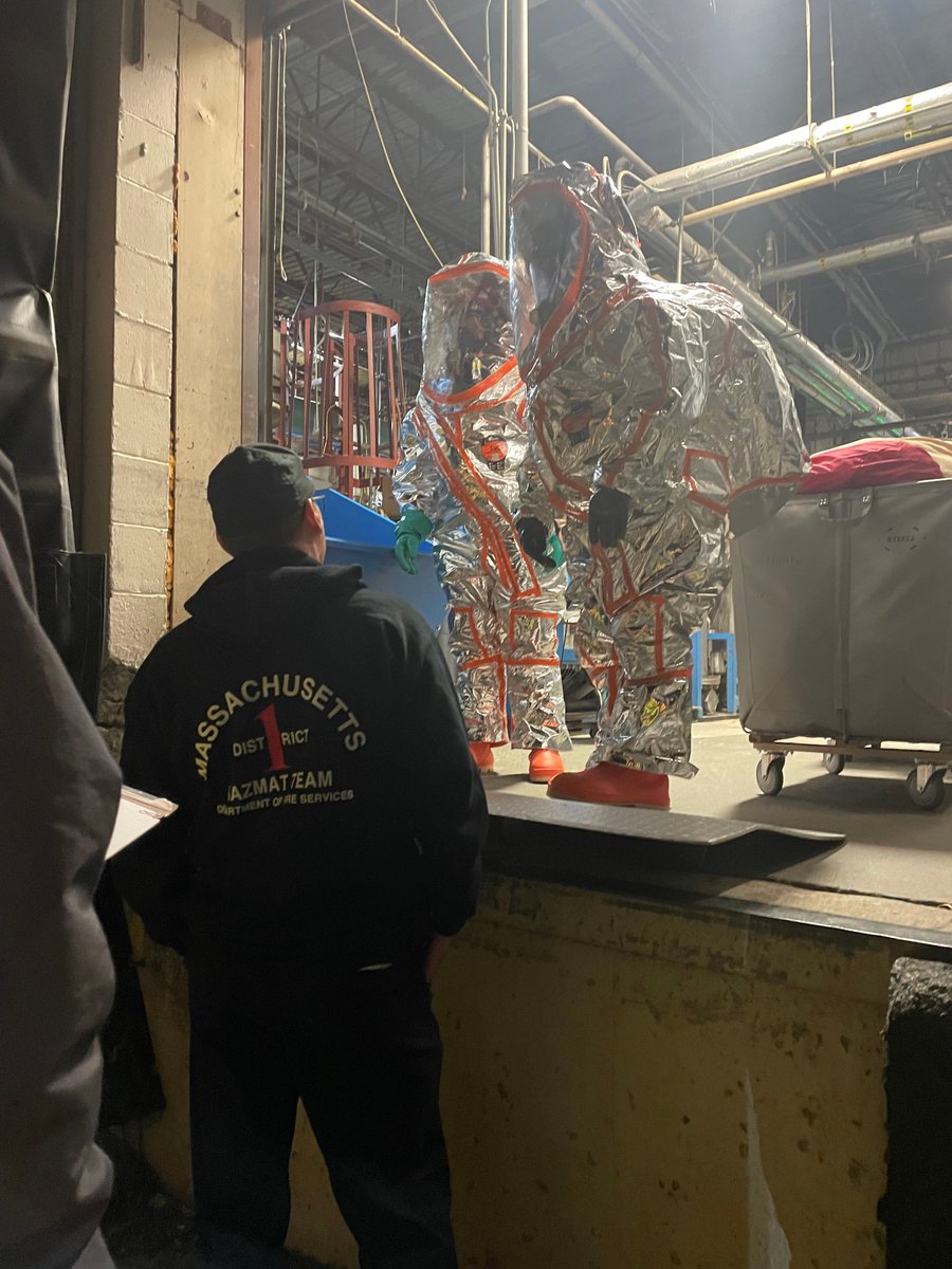 MassDFS's tweet photo. DFS #Hazmat technicians recently supported @Brockton_Fire at the scene of a chemical leak in a commercial occupancy. Techs at the Tier 2 response were on scene for about three hours mitigating the hazard, which was contained to the building. https://t.co/TV9rhkxwEr