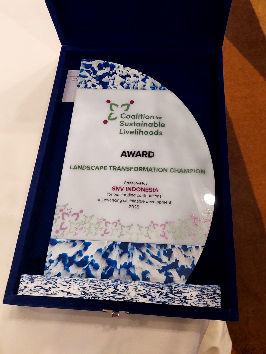 Proud moment! 🎉 SNV was recognized by the Coalition for Sustainable Livelihoods for driving change in palm oil through regenerative agriculture in the BIPOSC Project. A big win for farmers, forests, and the future!  #SustainablePalmOil #RegenerativeAgriculture #ImpactthatMatters