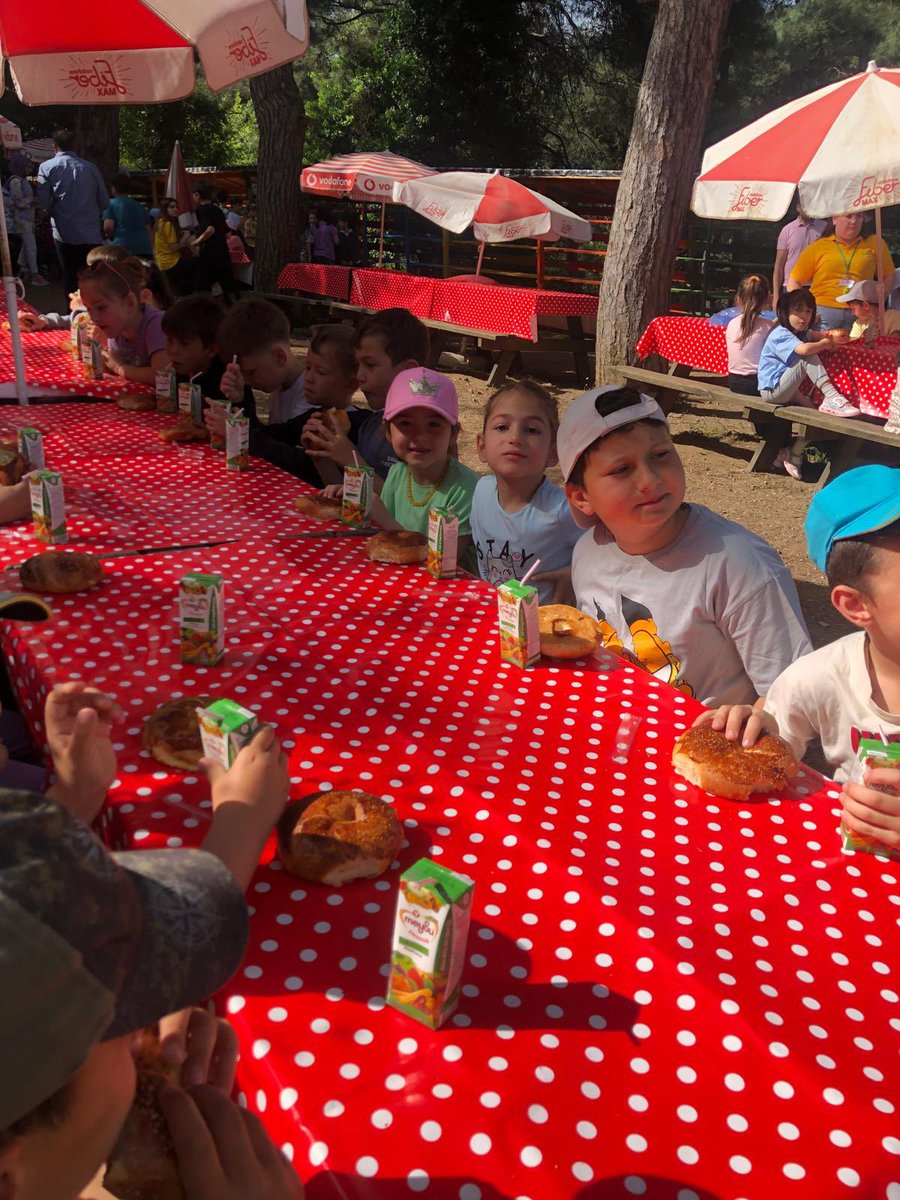 1/A Sınıfı öğrencilerimiz “Doğada Bir Gün” etkinliğinde güne başladılar.