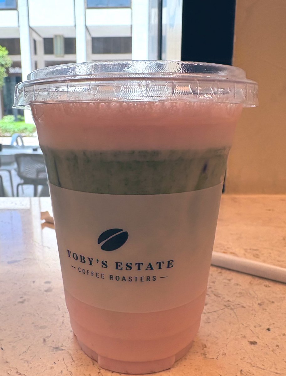 gm 🍵🍓💚

my favorite matcha of the day, maybe even the week - refreshing &amp; delicious 😋