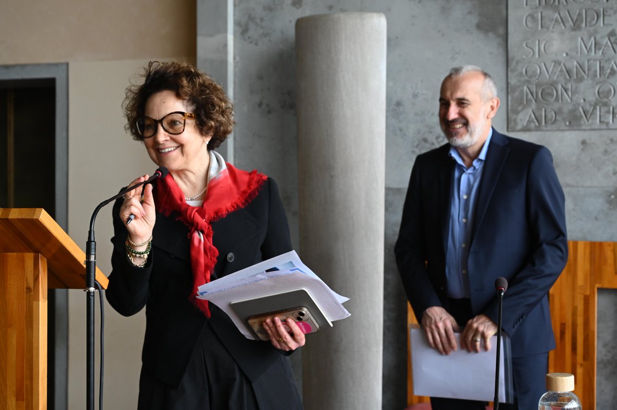 Tiziana Lippiello (@tlippiello) on Twitter photo 📸Grazie a <a href="/VitoBorrelli1/">Vito Borrelli</a>, team leader Erasmus+ programme Higher education <a href="/EU_Commission/">European Commission</a>, nonché laureato cafoscarino, per l’interessante Public Lecture tenuta ieri mattina in aula Baratto a <a href="/CaFoscari/">Unive Ca' Foscari</a>.
<a href="/EUErasmusPlus/">Erasmus+</a> 📸Grazie a <a href="/VitoBorrelli1/">Vito Borrelli</a>, team leader Erasmus+ programme Higher education <a href="/EU_Commission/">European Commission</a>, nonché laureato cafoscarino, per l’interessante Public Lecture tenuta ieri mattina in aula Baratto a <a href="/CaFoscari/">Unive Ca' Foscari</a>.
<a href="/EUErasmusPlus/">Erasmus+</a>