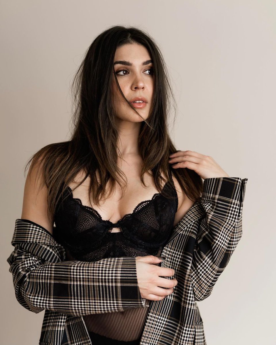 Brainbusta94's tweet photo. Queen @catherinekelley appreciation and acknowledgment post: Day 228 https://t.co/hKb9x2TXgp