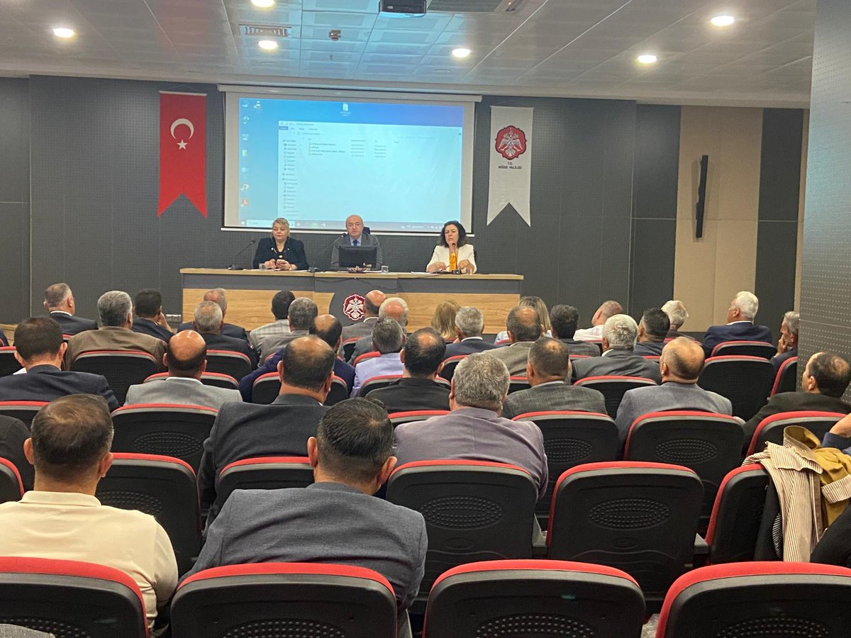 Niğde İl Nüfus ve Vatandaşlık Müdürlüğü (@nigdenufus) on Twitter photo Evlendirme memurları ve muhtarlar hizmet içi eğitimi İl Nüfus ve İlçe Nüfus Müdürümüz aracılığıyla verilmiştir.
Emeği geçenlere ve katılımcılarımıza teşekkür ederiz.
<a href="/NigdeValiligi/">T.C. Niğde Valiliği</a>
@fahritanrıverdi
<a href="/ayseyavuz__/">Ayşe YAVUZ</a> Evlendirme memurları ve muhtarlar hizmet içi eğitimi İl Nüfus ve İlçe Nüfus Müdürümüz aracılığıyla verilmiştir.
Emeği geçenlere ve katılımcılarımıza teşekkür ederiz.
<a href="/NigdeValiligi/">T.C. Niğde Valiliği</a>
@fahritanrıverdi
<a href="/ayseyavuz__/">Ayşe YAVUZ</a>