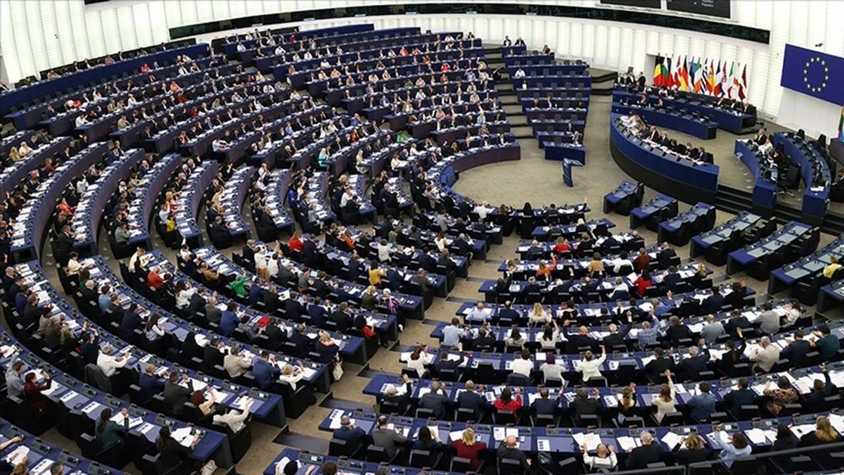 halktvcomtr's tweet photo. Avrupa Parlamentosu, demokratik gerilemeye işaret ederek Türkiye’nin AB üyeliği sürecinin süresiz olarak durdurulduğunu açıkladı

https://t.co/PCowLidYM8 https://t.co/8ma5L53ev6