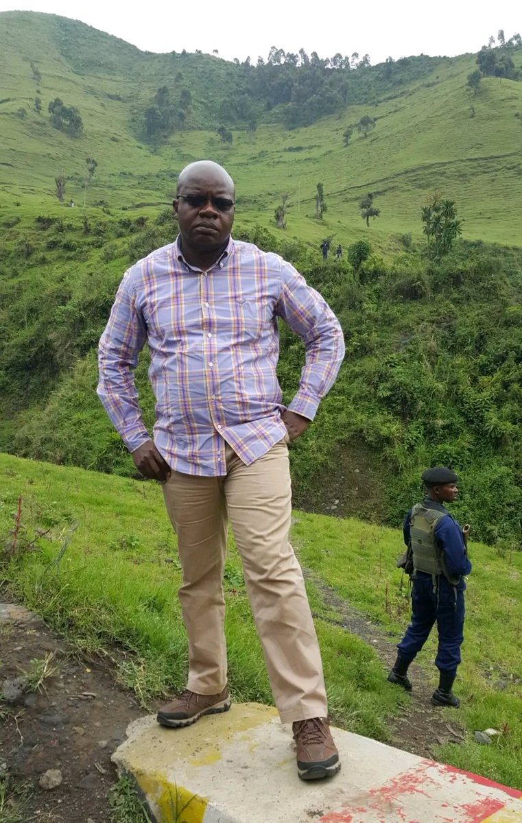 "On ne marque pas l’histoire par son apparence physique (Beau, Belle ou moins beau, moins belle, grand ou petit...) , mais par ses idées, ses choix et ses actes."  R.Frayssinet

Yika mpiko, lobi eza ya Nzambe!

Bonne journée à tous mes amis.
Que Dieu vous bénisse abondamment !