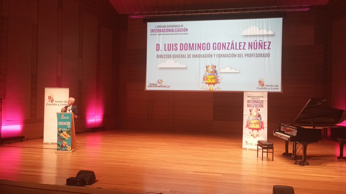 D. Luis Domingo González Núñez. Director General de Innovación y Formación del Profesorado abre la I Jornada Autonómica de Internacionalización. #Internacionaliza_cyl. Cerca de 400 docentes que quieren inspirar, provocar y preparar al alumnado para el mundo.