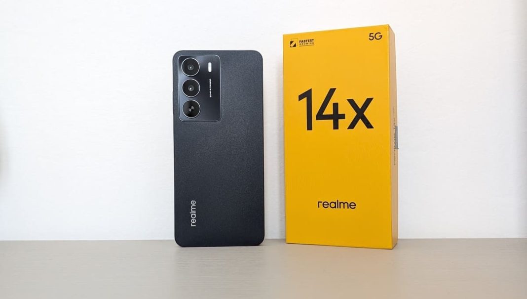 CeotechI's tweet photo. Recensione realme 14x 5G: autonomia e resistenza top
#120Hz #15W #5G #Android15 #Batteria #Dimensity6300 #DisplayHDPlus #IP64 #MILSTD810H #realme #realme14x #realmeUI6 #Recensione #Review #Robusto #Smartphone
https://t.co/vjFqc42Kql https://t.co/fb6A0fCvxc