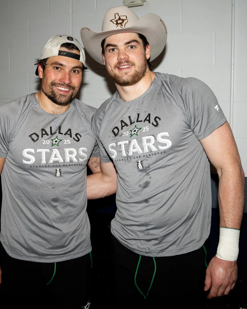 NHLde's tweet photo. Yeeehaa! 🤠

#TexasHockey | @DallasStars | #Bichsel | #StanleyCup https://t.co/5AN60Cypc7