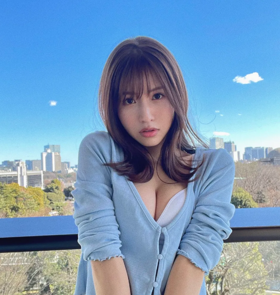 Ataru746291's tweet photo. 【セール】チラっと見えるのがたまらんすぎる

◎動画：https://t.co/2zGN89sOsm

👇️ここだけの話、実はA▼見放題で見れます
https://t.co/HHWknw10LA https://t.co/Uq7cnhC2hx