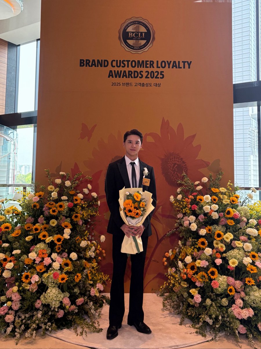 뮤지컬 배우 김준수의 2년 연속✌️
수상을 진심으로 축하합니다🎉

🏆2025 브랜드 고객충성도 대상🏆
▲ #김준수 I 가장 영향력 있는 뮤지컬 배우 (남)

#김준수 #KIMJUNSU #XIA 
#XIA준수 #ジュンス #金俊秀
#PALMTREEISLAND