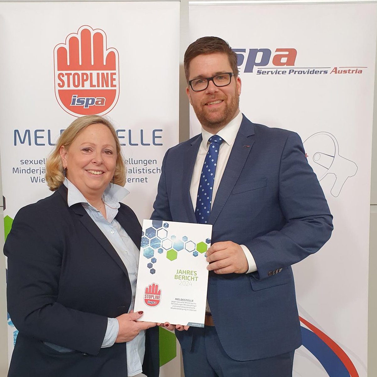 ISPA_at's tweet image. Heute präsentieren wir gemeinsam mit der #Stopline die Meldezahlen aus dem Jahr 2024. In Summe gab es 89.908 Meldungen zu sexuellen Missbrauchsdarstellungen Minderjähriger und nationalsozialistischer Wiederbetätigung im Internet.