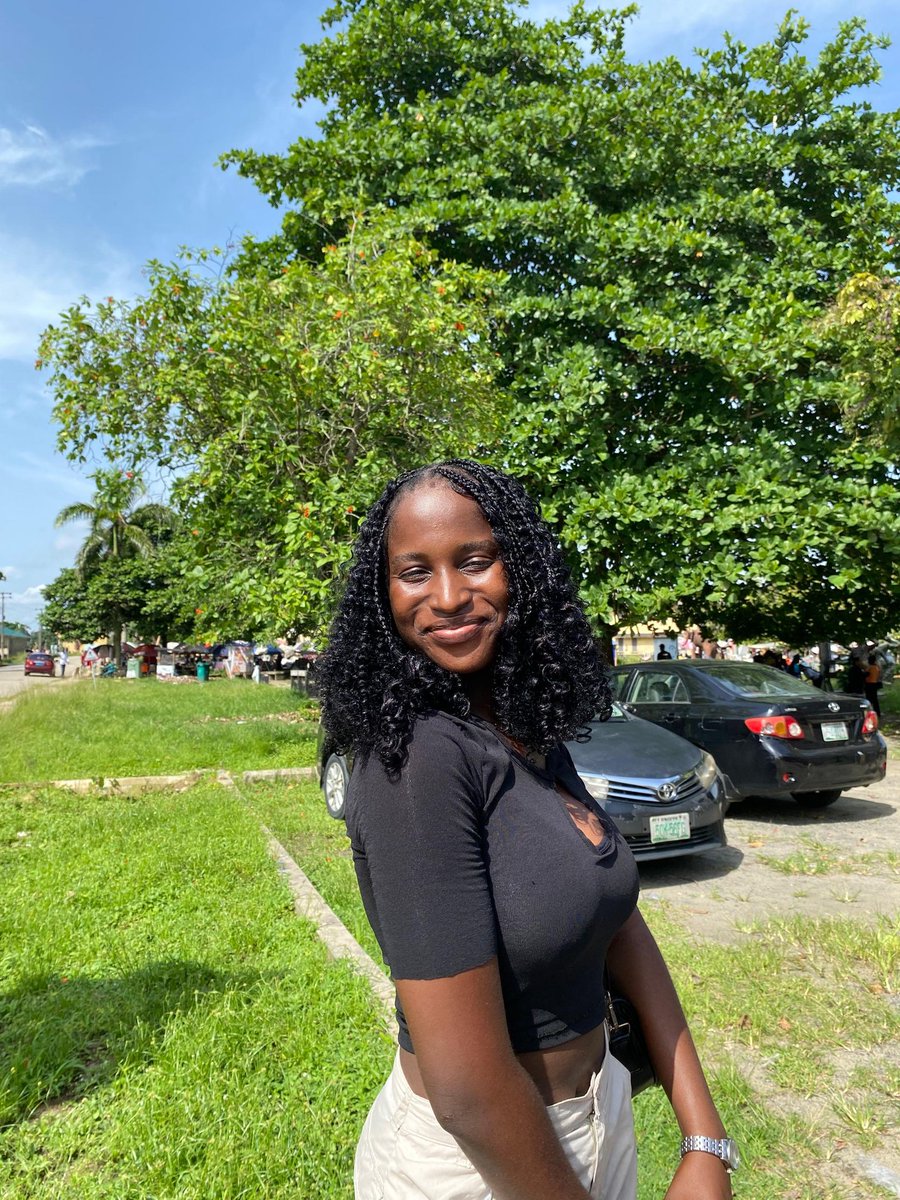 Gladys_Ogo's tweet image. A day out of white and black, but still appeared in neutral colours 😂... I&apos;m hooked🤧