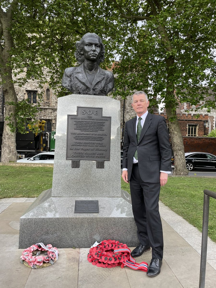 ChiefMI6's tweet image. On #VEDay80, #MI6 remembers the heroes of SOE with pride and gratitude, for their vital contribution to defeating the Nazis. Motivated by a desire to do right by humanity, they knew the consequences of being caught. They risked all so that future generations would know peace.