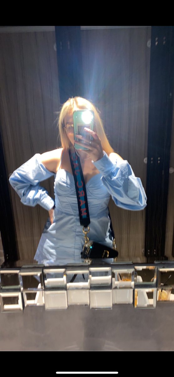🦋If you didn’t already know my favourite colour is blue🦋…