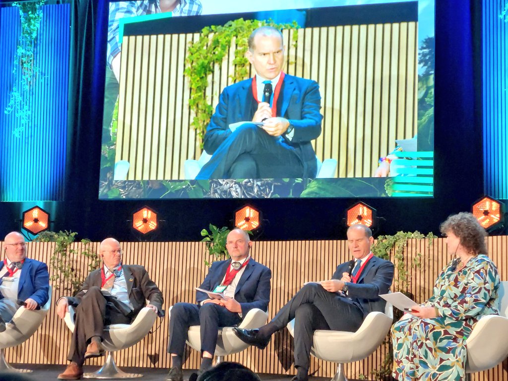 <a href="/CHansenEU/">Christophe Hansen</a> <a href="/_CEJA_/">CEJA Young Farmers</a> <a href="/ElliTsiforou/">Elli Tsiforou</a> <a href="/patrickpagani1/">Patrick Pagani</a> <a href="/LennartN_LRF/">Lennart Nilsson</a> <a href="/masgiansanti/">Massimiliano Giansanti</a> <a href="/jb_2833/">Jeanbaptiste Boucher</a> <a href="/BruselasAsaja/">ASAJA in Brussels 🇪🇸🚜🇪🇺</a> <a href="/EUAgri/">EU Agriculture🌱</a> <a href="/IFAmedia/">Irish Farmers' Association</a> Copa President <a href="/masgiansanti/">Massimiliano Giansanti</a> opens his #EUAgriVision intervention underlining the importance of a strong #CAP 👉 but asking "How can we talk about the future CAP without clarity on the next budget❓️"

No budget 👉 NO CAP
NO CAP 👉 NO farmers
NO farmers 👉 NO security