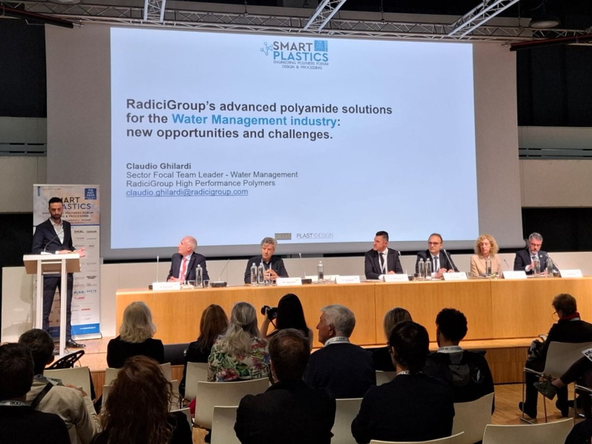 RadiciGroup's tweet image. Ieri Claudio Ghilardi, Sector Focal Team Leader, ha tenuto uno speech a SMART PLASTICS: &apos;Tecnopolimeri a convegno&apos; dal titolo: &quot;#RadiciGroup&apos;s advanced polyamide solutions for the #WaterManagement industry: new opportunities and challanges&quot; 
#SmartPlastics #SmartPlastics2025
