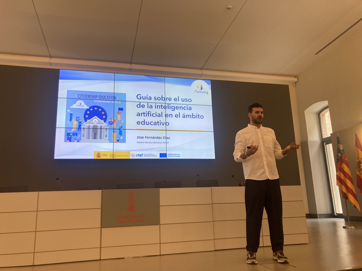 #Valencia XII Encuentro Nacional de Embajadores etwinning. Citizenship Education, 20 años celebrando etwinning. <a href="/educaINTEF/">Educación INTEF</a> <a href="/eTwinning_es/">eTwinning España</a> #etwembajada12
