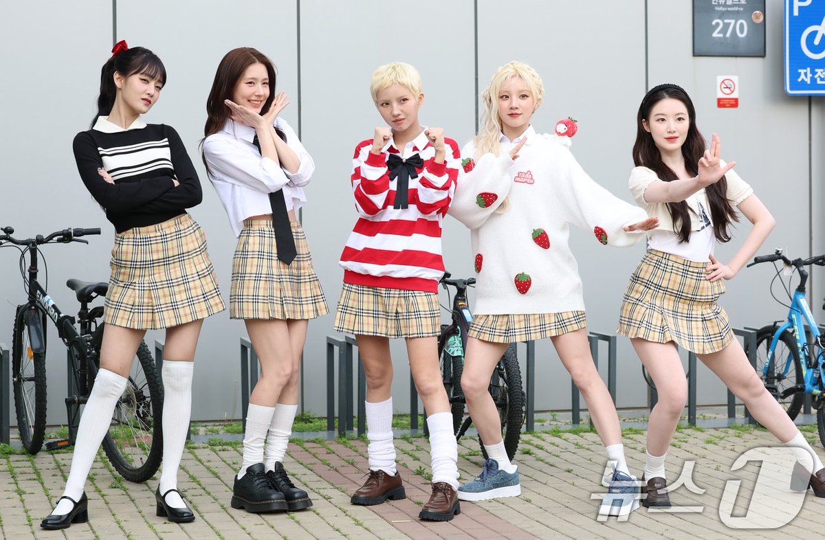idlecharts's tweet image. i-dle arriving at the filming for JTBC&apos;s &quot;Knowing Brothers&quot;