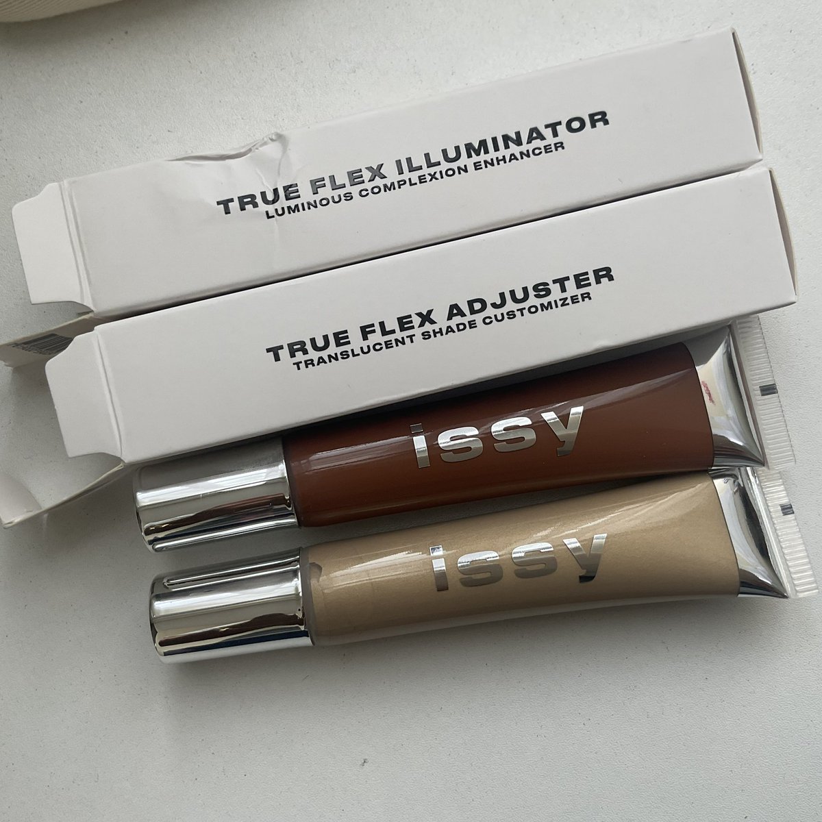 rcnj2n's tweet photo. loc: quezon city &amp; taytay rizal📍

✦ issy true flex illuminator FLARE (unused) … ₱200
✦ issy true flex adjuster DEEP (tested only) … ₱175
✦ parnell cicamanu serum cushion refill #24 … ₱280
✦ maybelline fitme concealer #20 (tested only) … ₱190

₱800

wts lfb makeup ph https://t.co/WGlu84fW95