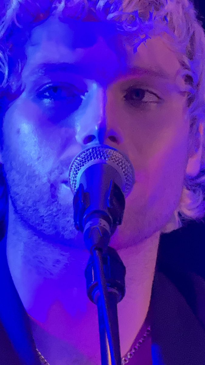 luke contents (@lrhvault) on Twitter photo 