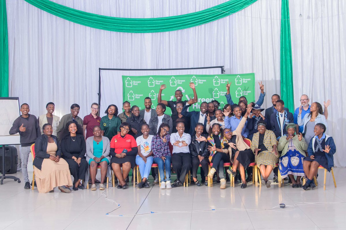 GreenHut (@hut_green) on Twitter photo 5 days. 50 changemakers. 🌱 Thanks to the <a href="/YaliWashington/">Mandela Washington Fellowship - YALI</a> Fellowship Reciprocal Exchange Grant, we teamed up with <a href="/UMNExt/">U of MN Extension</a> to train Bulawayo farmers in agroecology, tree grafting & urban gardening. Rooting resilience, growing futures! 🌍🌿 #GrowBulawayo #YALI2024 5 days. 50 changemakers. 🌱 Thanks to the <a href="/YaliWashington/">Mandela Washington Fellowship - YALI</a> Fellowship Reciprocal Exchange Grant, we teamed up with <a href="/UMNExt/">U of MN Extension</a> to train Bulawayo farmers in agroecology, tree grafting & urban gardening. Rooting resilience, growing futures! 🌍🌿 #GrowBulawayo #YALI2024