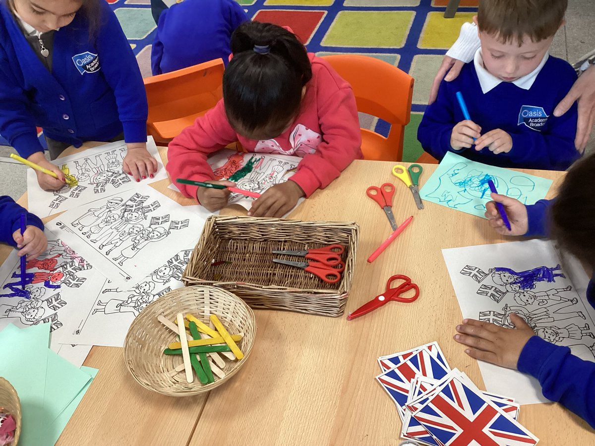This morning the children in nursery have been learning about VE Day. The children are now making their own medals and flags. #VEDAY #nursery