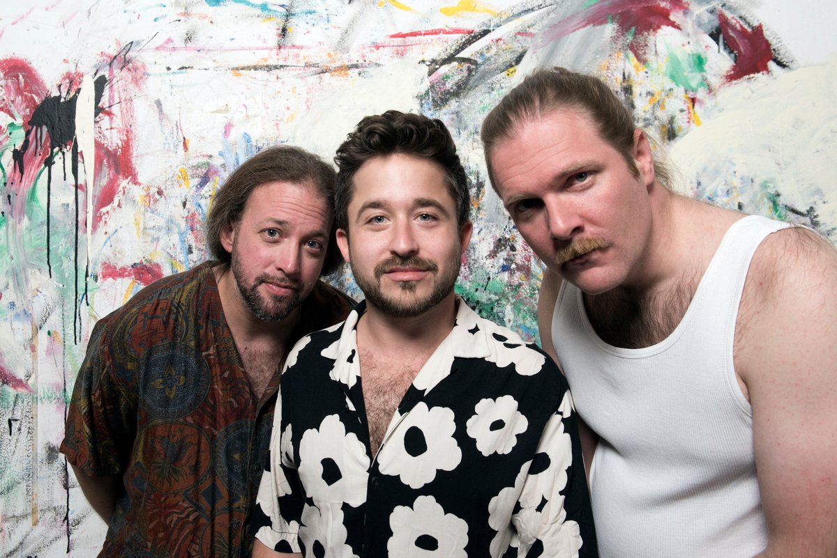 Wer dafür heute Karten hat, ist eine*r von den lucky ones! Die Warm-Up-Schädlerei war nämlich innerhalb von wenigen Minuten ausverkauft. Goschn-Rock par excellence!
// doors 19:00

// club.stwst.at

#stadtwerkstatt #stwst #linz #live #music #krautschädl #rock #soldout