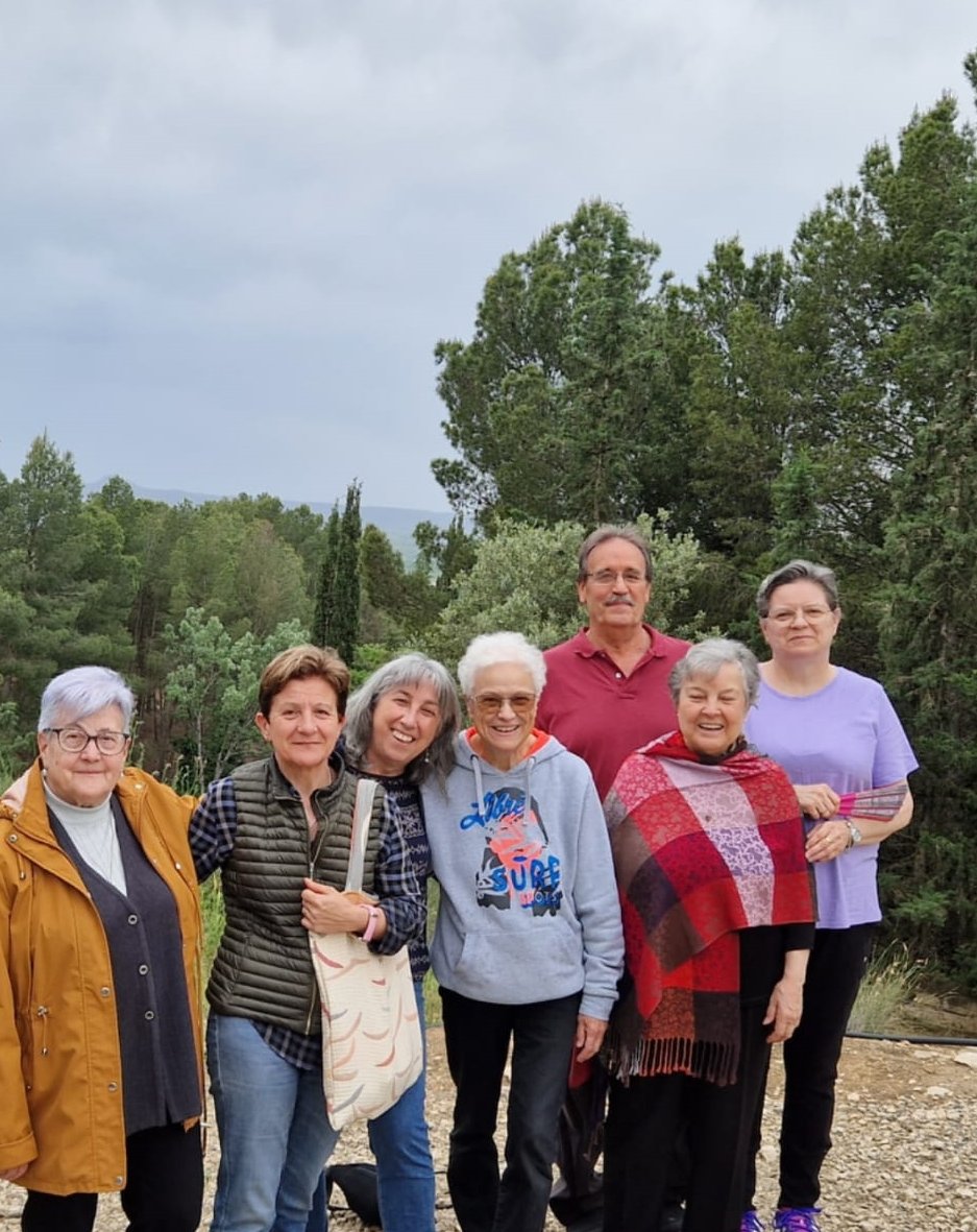 🫶 La Cova del Pare Palau acull la trobada fraterna de Càritas Parroquial Sant Pau

🫂 Es va aprofundir en la missió que Jesús, sentint la confiança que posa en les persones, igual que en els apòstols, i la tendresa captivadora amb què ho manifesta

caritaslleida.net/noticies/la-co…