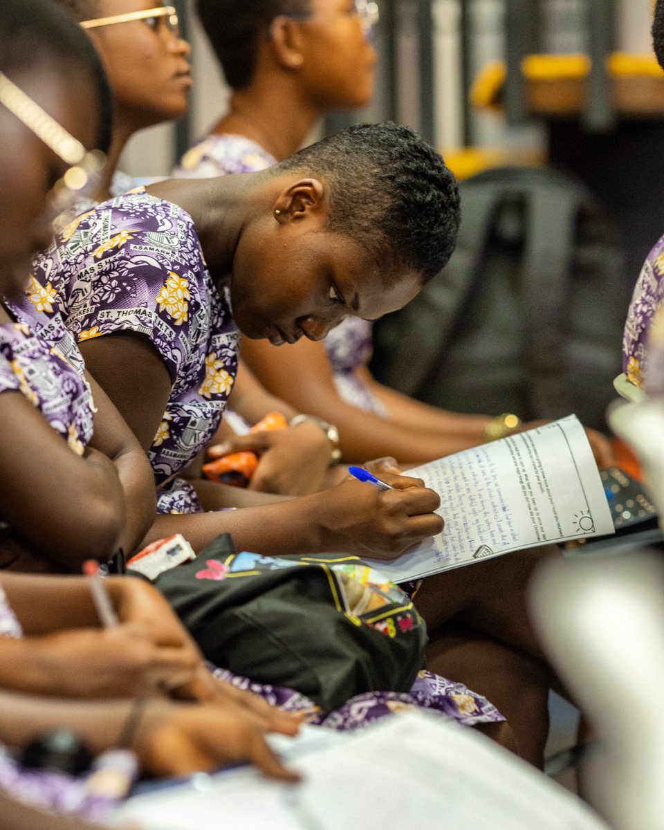 She’s not just writing, she’s mapping her future.
A powerful moment from the My Mentor, My Pal in-person session.
Mentorship turns potential into purpose.
#MyMentorMyPal #MentorshipMatters #GirlsInLeadership