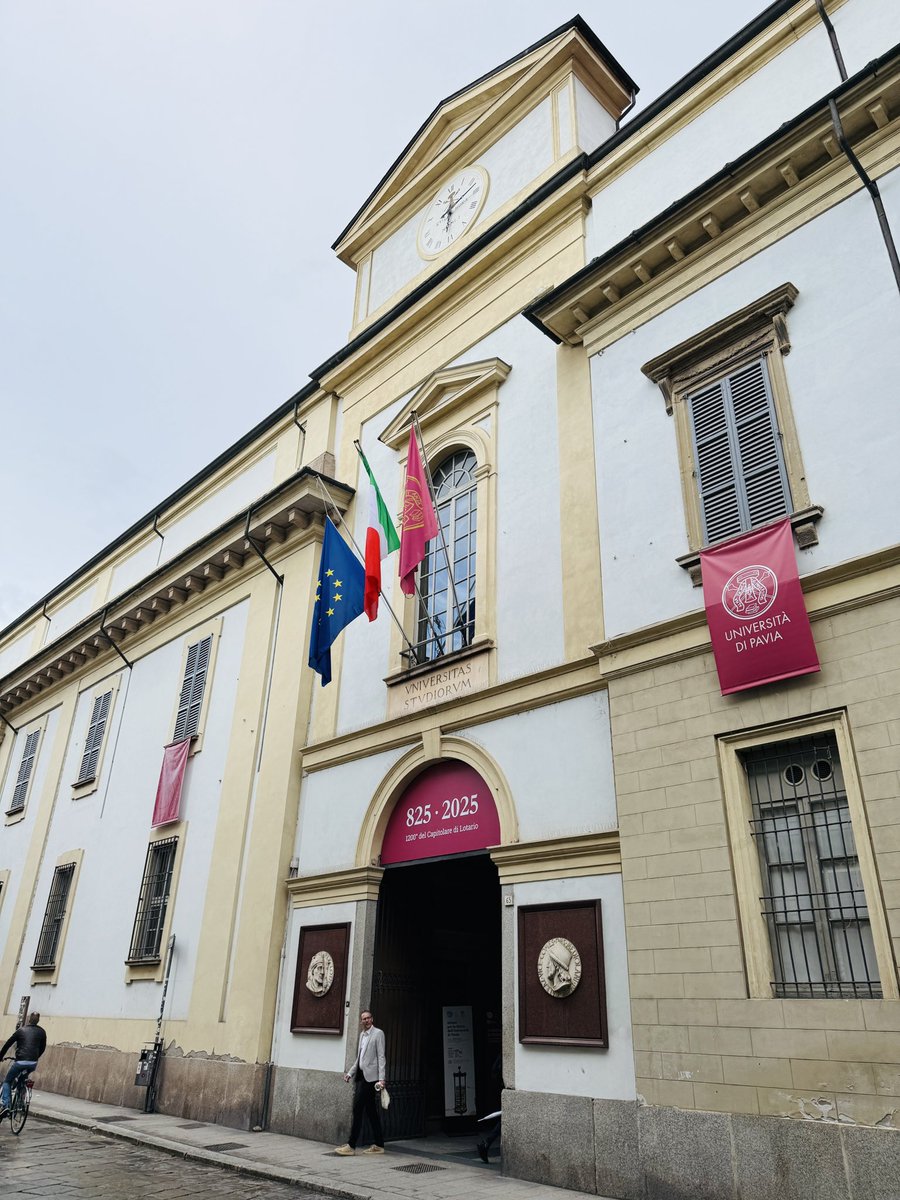 Alan J Gow tweet media