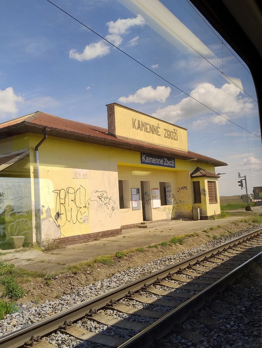 PanHradu's tweet image. A příští dědina se bude jmenovat jak?

Nábytek z Masivu?