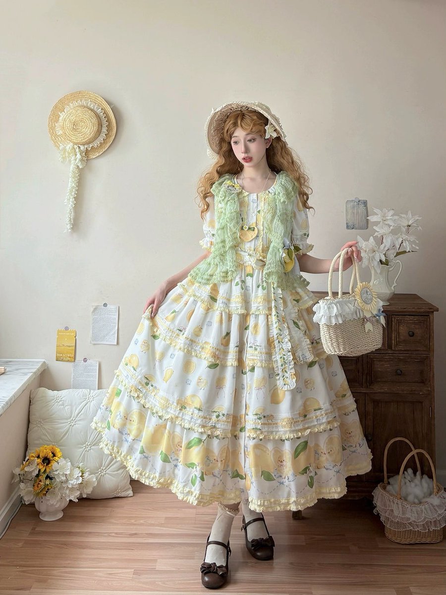 42lolita_'s tweet photo. {Lolita Release}
Step into sweet countryside charm with the 'Lemon Chick' Lolita OP! 🍋 Customizable length + hidden pockets for practicality, endless styling for u.
Purchase link: https://t.co/lNQYHYFdb9
#CountryLolita #SweetLolita #LemonPrint #CasualLolita #LolitaFashion https://t.co/OkdOEyurhg