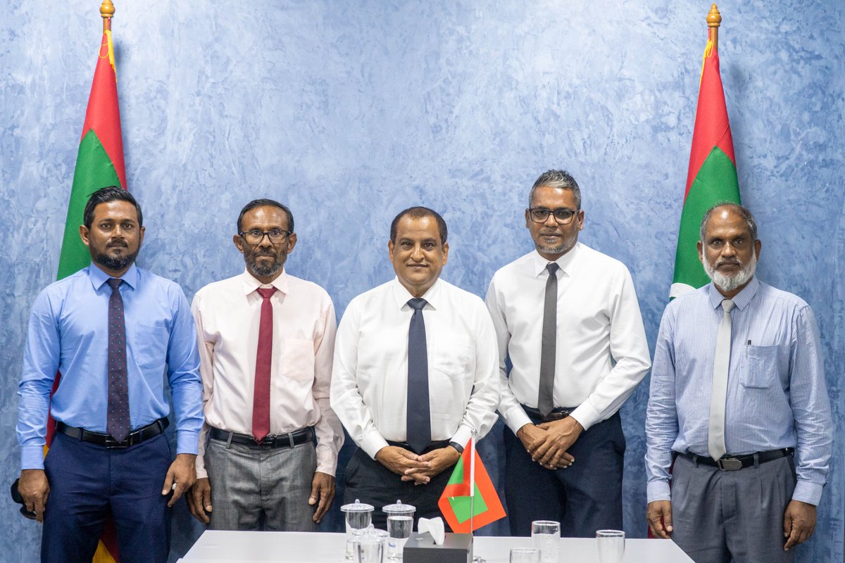 Local Government Authority (@lgamaldives) on Twitter photo ގއ. ދާންދޫ ކައުންސިލުން ކުރުމަށް ކުރިއަށް ރާވާފައިވާ ކަންކަމާއި، ކައުންސިލަށް ދިމާވާ ދަތިތަކާއި އަދި އެހީތެރިކަން ބޭނުންވާ ކަންކަމާއި ގުޅޭގޮތުން ކައުންސިލްގެ އެދިލެއްވުމަށް ބޭއްވުނު ބައްދަލުވުން.
#laamarukazeeraajje
#laamarukazukurun
#baaruverirayyitheh
<a href="/ga_dhaandhoo/">GA.Dhaandhoo Council</a> ގއ. ދާންދޫ ކައުންސިލުން ކުރުމަށް ކުރިއަށް ރާވާފައިވާ ކަންކަމާއި، ކައުންސިލަށް ދިމާވާ ދަތިތަކާއި އަދި އެހީތެރިކަން ބޭނުންވާ ކަންކަމާއި ގުޅޭގޮތުން ކައުންސިލްގެ އެދިލެއްވުމަށް ބޭއްވުނު ބައްދަލުވުން.
#laamarukazeeraajje
#laamarukazukurun
#baaruverirayyitheh
<a href="/ga_dhaandhoo/">GA.Dhaandhoo Council</a>
