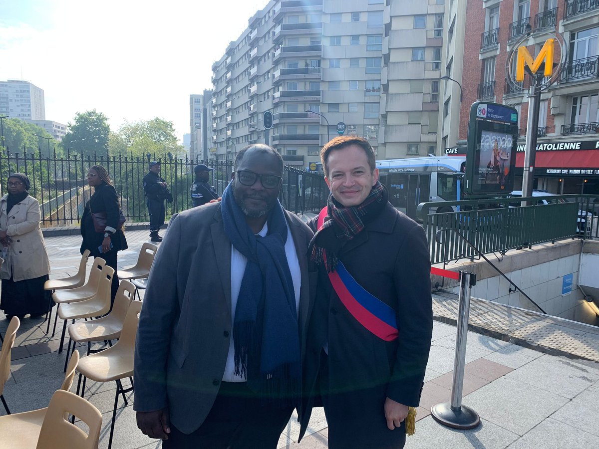 MohamadParis20's tweet photo. À #Paris18, j’ai participé à la commémoration en hommage aux Tirailleurs sénégalais.
Devoir de mémoire envers tous les combattants africains qui ont versé leur sang pour la #France.
Partager cette mémoire, c’est construire un avenir ensemble.
#Paris20 #Paris #8mai1945 🇨🇵 🇪🇺🌍🇸🇳 https://t.co/0Ek5Kopx7a