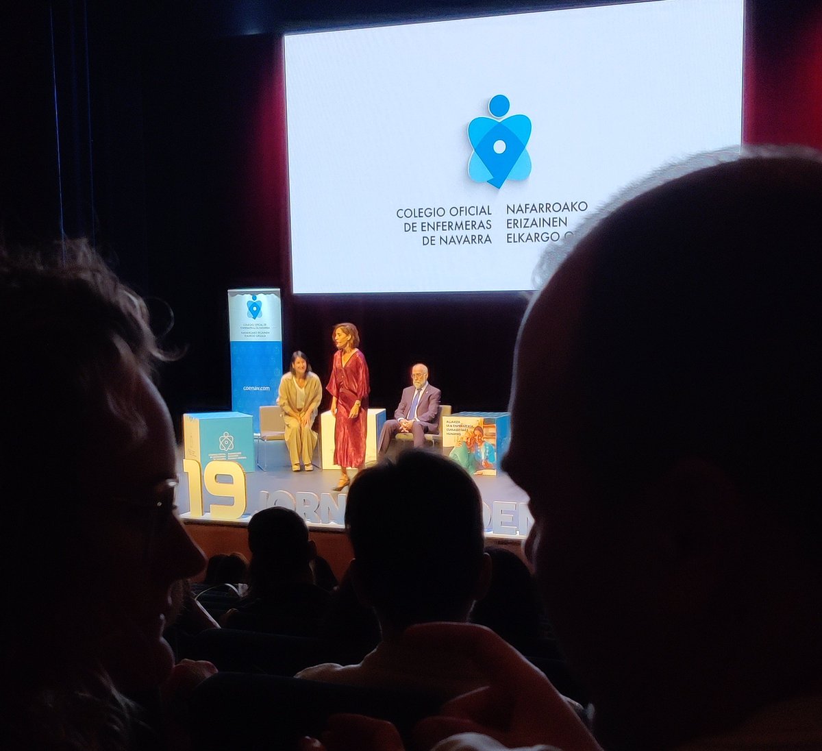 Surfotos's tweet photo. La jornada sobre "#InteligenciaArtificial y Enfermería: una alianza por un cuidado más humano" reúne hoy en @baluarte a medio millar de #enfermeras y #enfermeros
La IA ya está en la vida cotidiana de enfermería. @Coenav 😮 https://t.co/hekTATpDf8