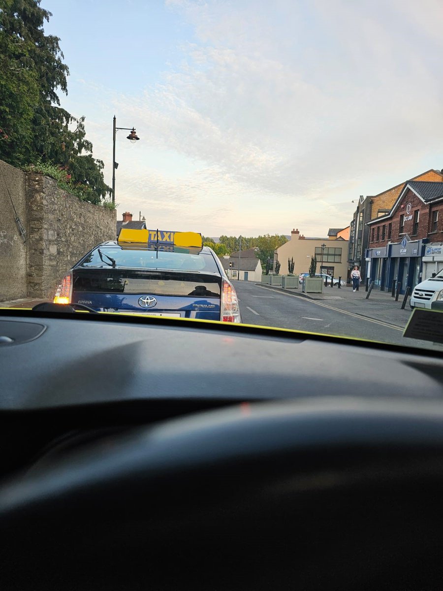 This driver was so distracted by their phone that they completely ignored a stop sign and nearly hit the side of our very visible patrol car. 

They were stopped and they were issued FCPN. 

Please think of other road users and do not use your phone while driving. 

#SaferRoads