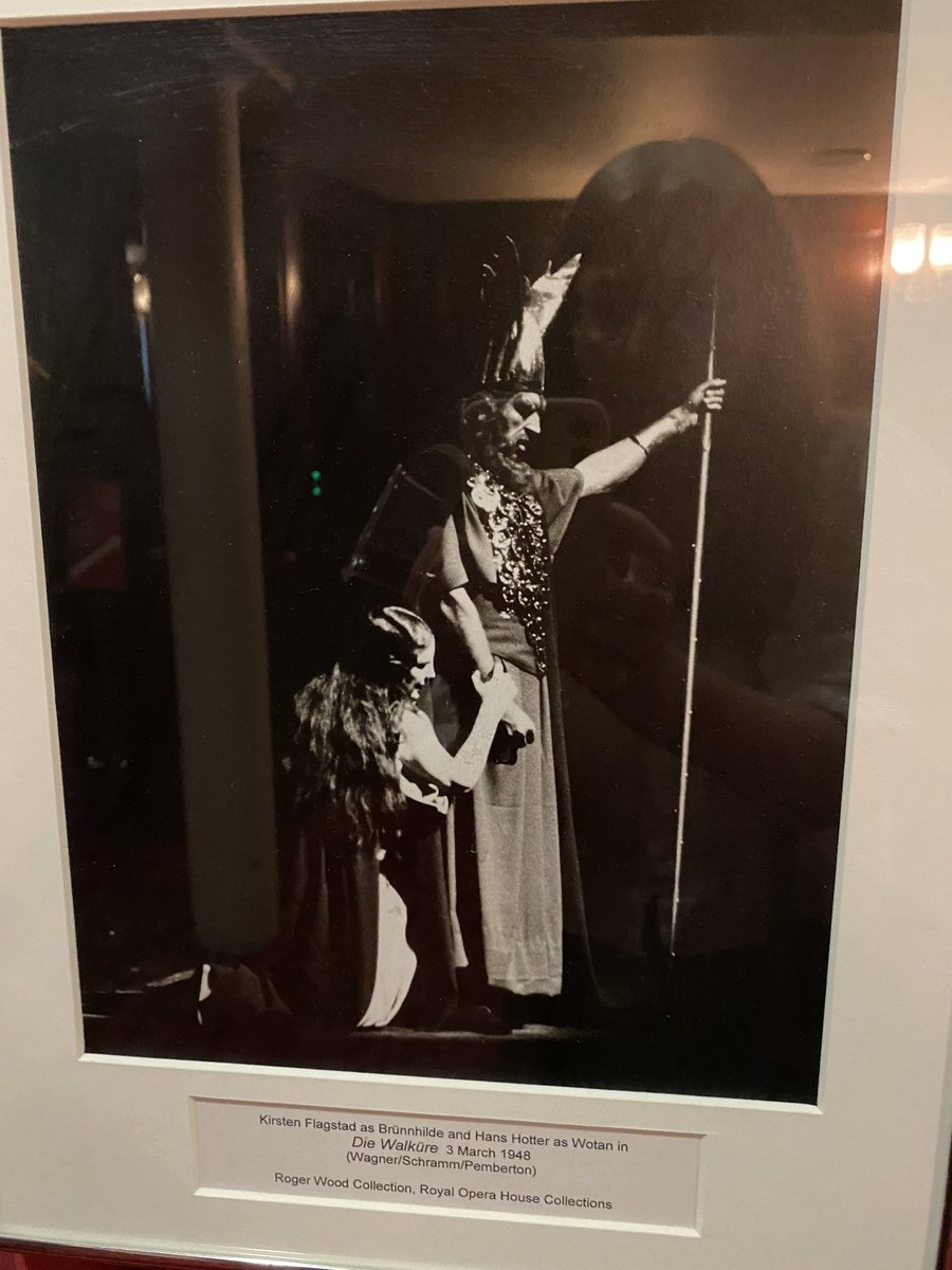 Gkbalaton's tweet image. Fantastic Die Walküre at @rbo_org with a great choice of singers and superb orchestra with Antonio Pappano❤️. Loved Stanislas de Barbeyrac and Natalya Romaniw as the young couple, the powerful Christopher Maltman and Elisabet Strid.
In the break, found a photo from the past.