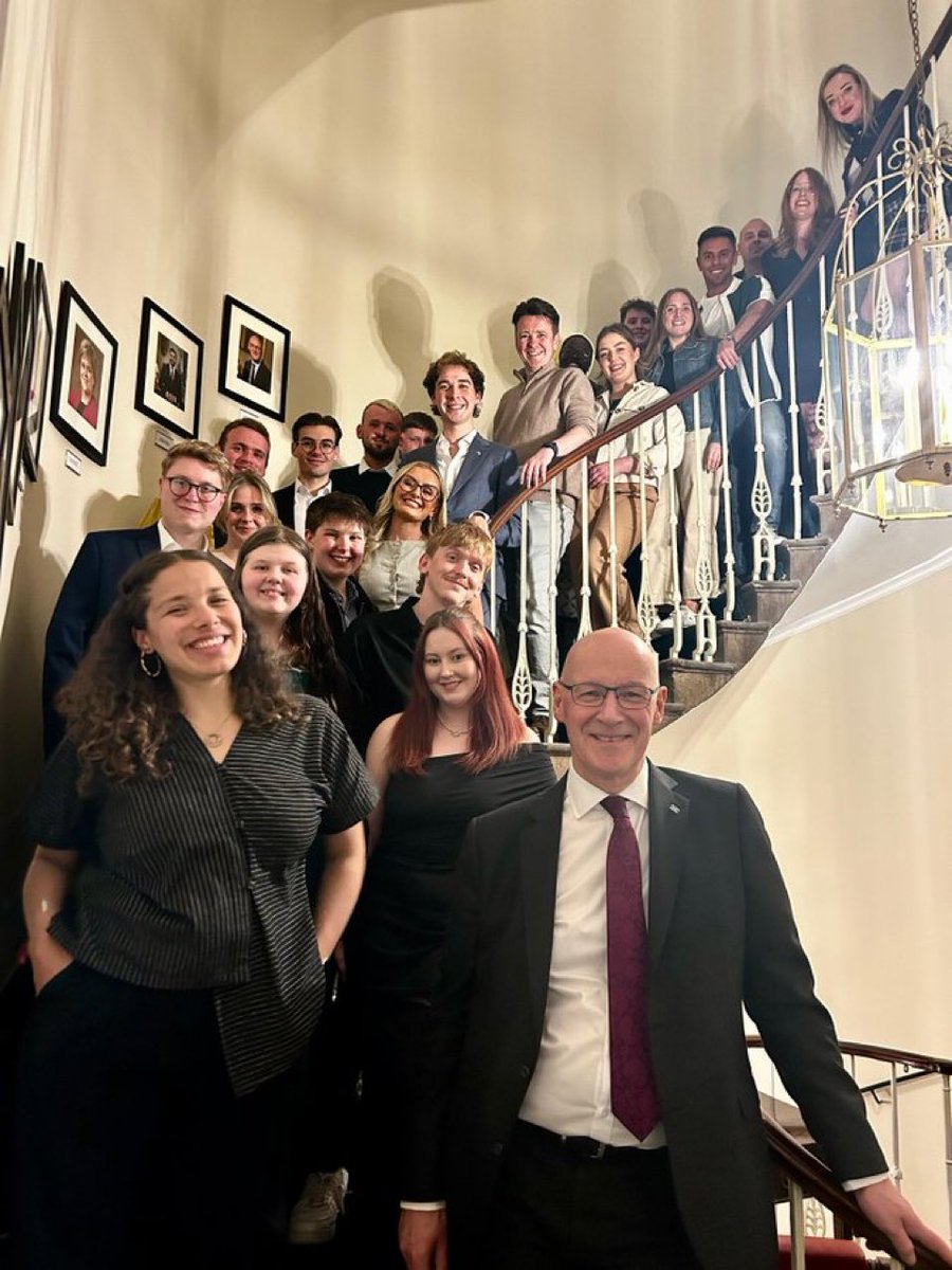 Brilliant day out at Bute House yesterday 👏🏼 

I also am very grateful to the FM for taking the time to listen to my idea about gender neutral traffic lights and free square sausage for the over 65s. 

#SNP 
#DeliveringForScotland