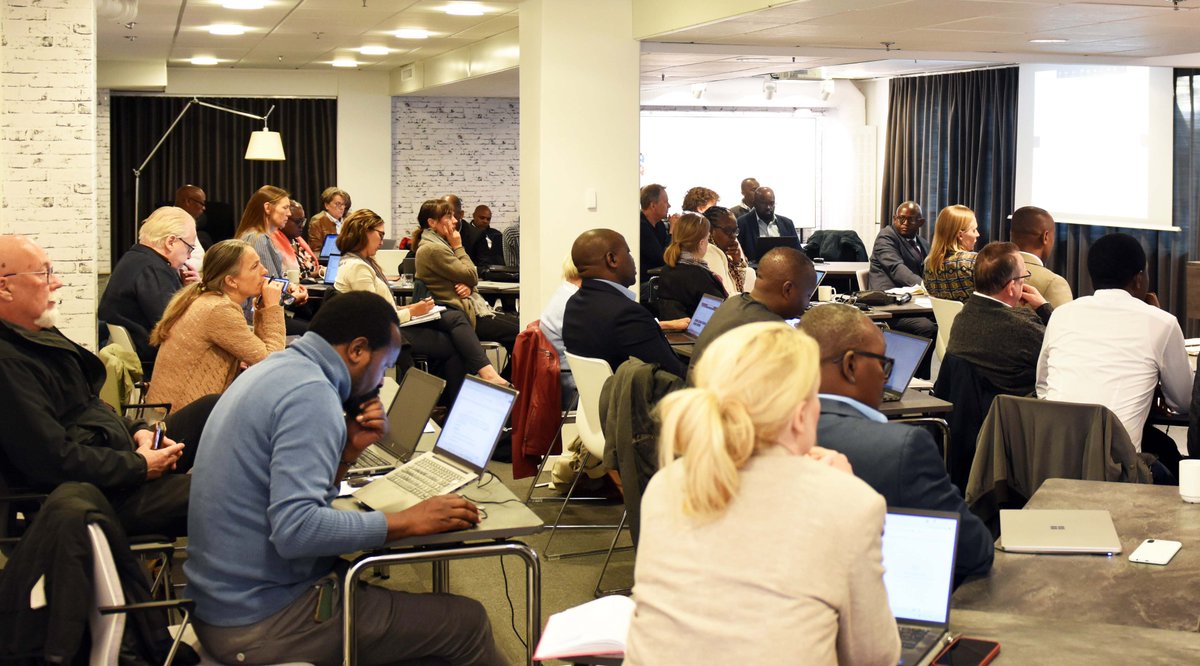 UR Sweden Programme (@urswedenprogram) on Twitter photo Katarina Westman, Senior Research Advisor at <a href="/SwedeninRW/">Sweden in Rwanda</a>, emphasized that the Annual Dialogue Mtg aims, among others, to develop mechanisms that support PhD students both in 🇷🇼 & in 🇸🇪 in making steady progress & receiving the guidance they need to complete their theses on time Katarina Westman, Senior Research Advisor at <a href="/SwedeninRW/">Sweden in Rwanda</a>, emphasized that the Annual Dialogue Mtg aims, among others, to develop mechanisms that support PhD students both in 🇷🇼 & in 🇸🇪 in making steady progress & receiving the guidance they need to complete their theses on time