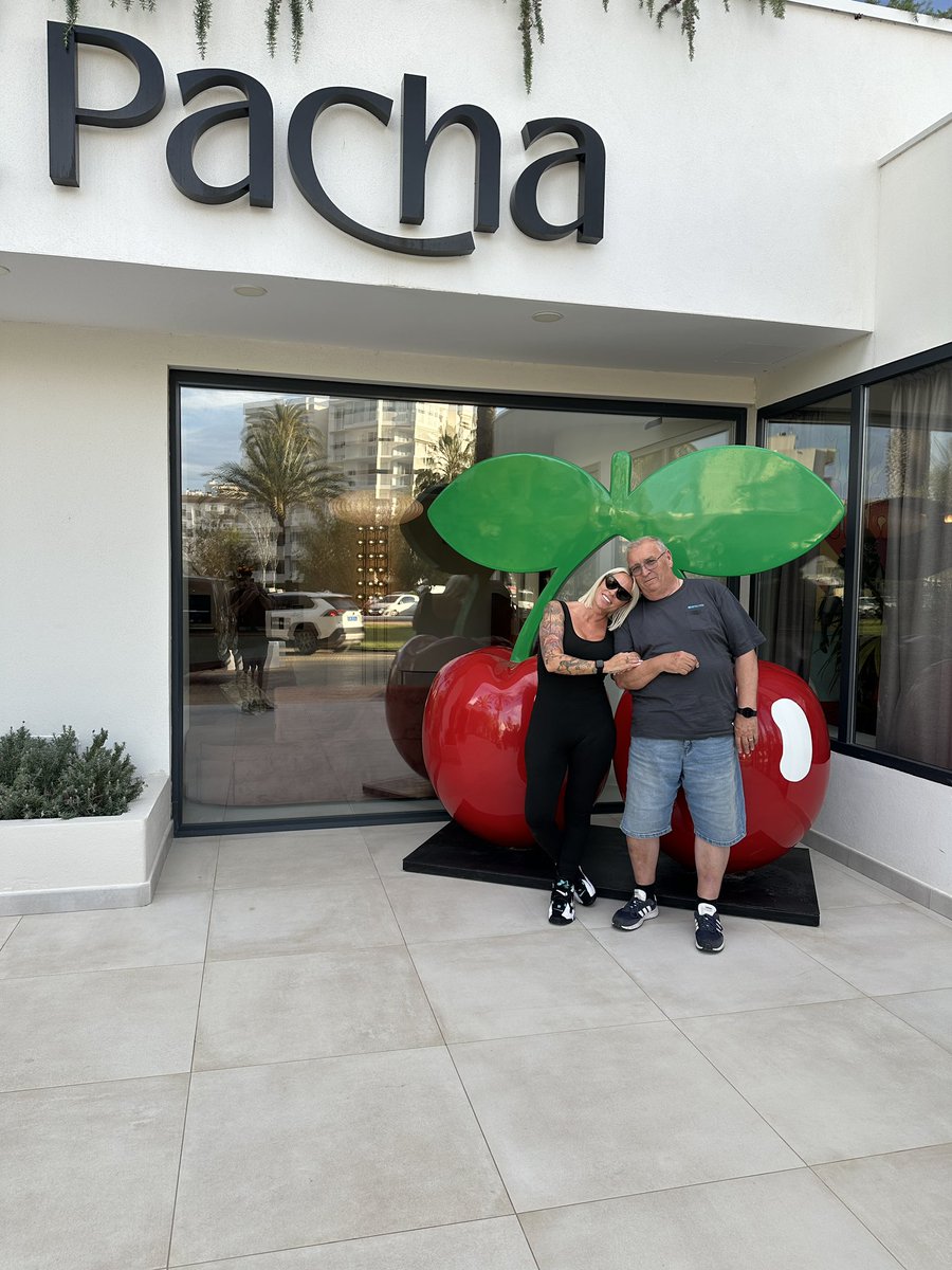 DEFECTED OPENING TONIGHT AT PACHA 🍒 

Brought my 70 year old dad out to pop his Pacha Cherry 🍒🤩🥳