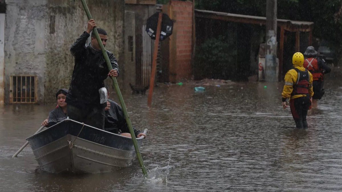 metsul's tweet photo. 🔴 ATENÇÃO - ALERTA | Chuva excessiva a extrema trará alagamentos em cidades e risco de cheias de rios com enchentes.

‼️ Leia o alerta: ▶️ https://t.co/NaqHeTdiyl https://t.co/4kvOX3Hhy1