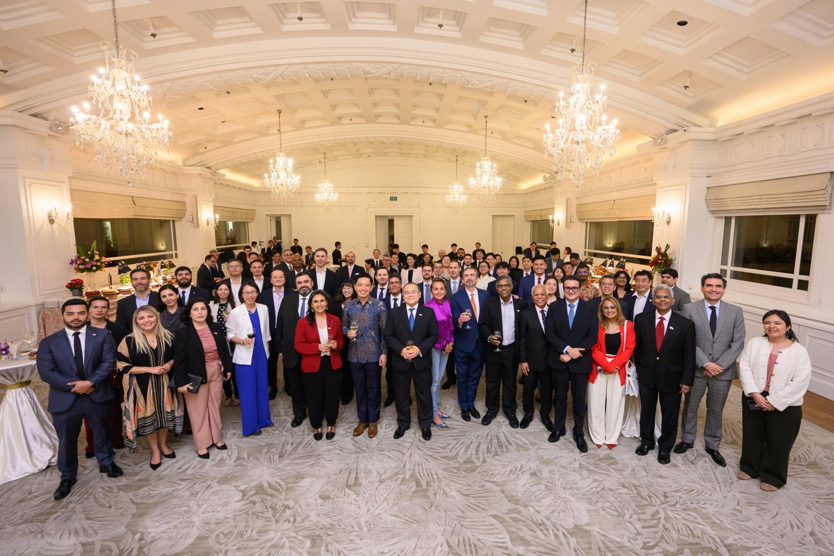May 07, the Ministry of Trade and Industry of Singapore held a reception for the Pacific Alliance Member States to celebrate the entry into force of the Pacific Alliance-Singapore Free Trade Agreement. 🇨🇱🇨🇴🇲🇽🇵🇪🤝🇸🇬