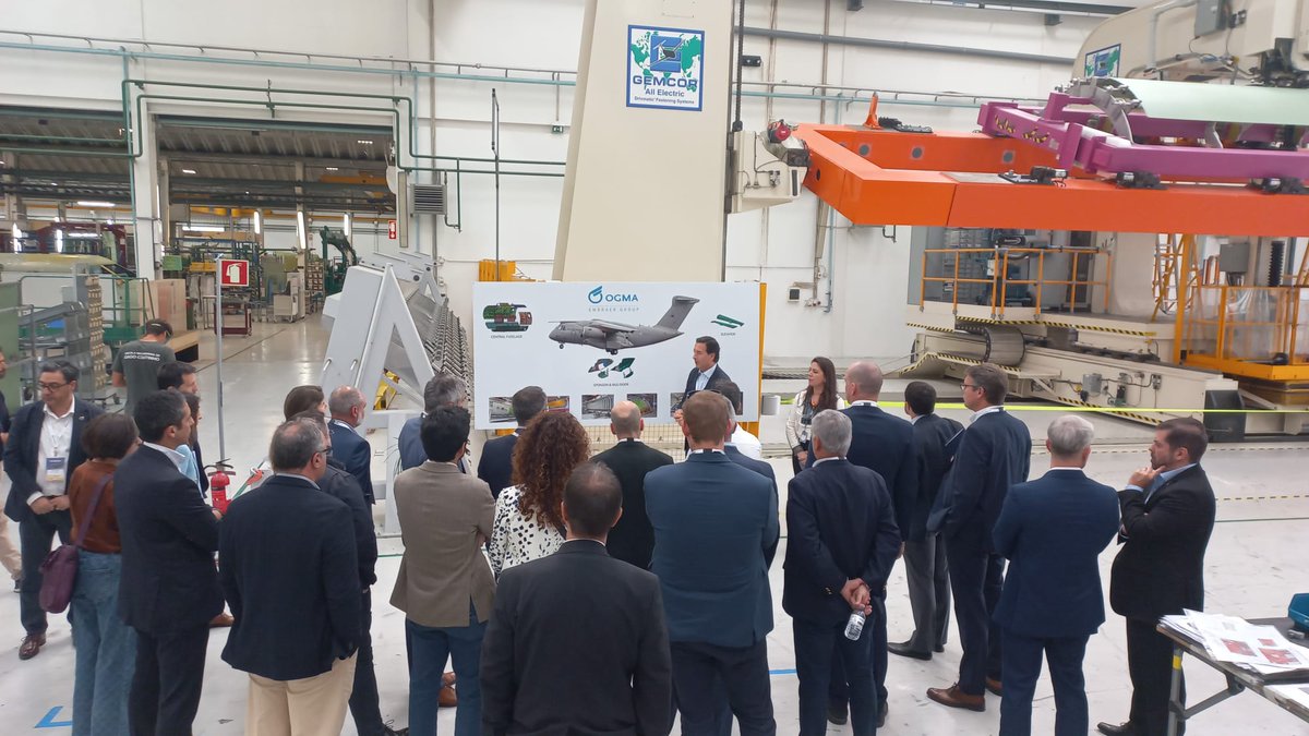 OGMA_PT's tweet photo. OGMA is proud to be contributing with an important part to  the supply chain of KC-390 Millennium an unbeatable combination of innovation, with a cutting-edge technology and extraordinary performance.

We now share some of the best shots from this memorable day 👉

#OGMAEvents https://t.co/6wy6sHQbak